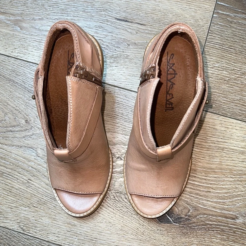Sixtyseven Polly Tan Leather Peeptoe Booties Size 37/5